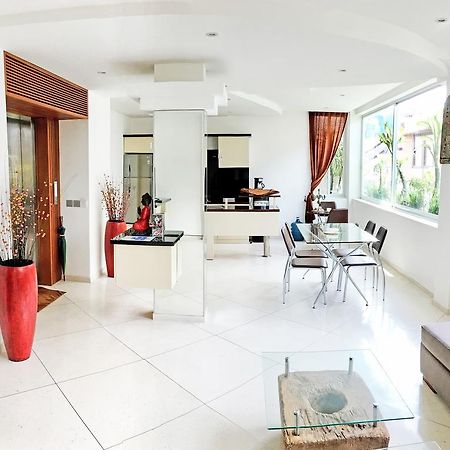 Flora Apartment Bali Seminyak Exterior foto