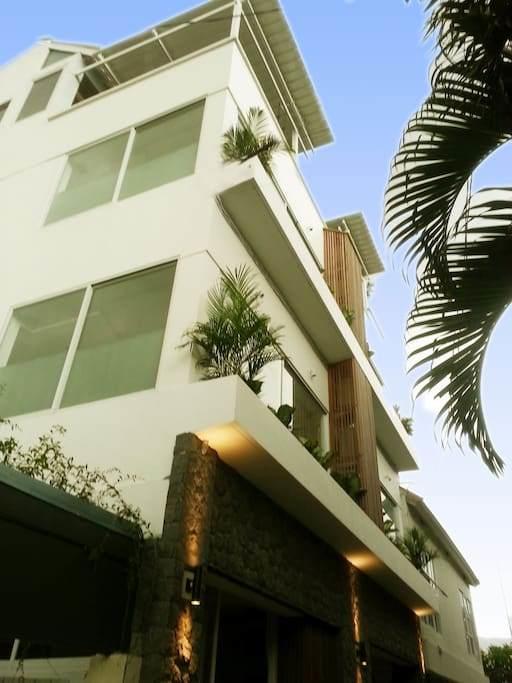 Flora Apartment Bali Seminyak Exterior foto